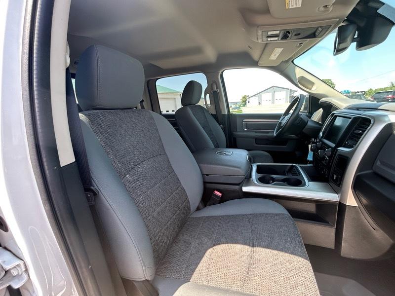 RAM 1500 SLT Crew Cab SWB 4WD 2017