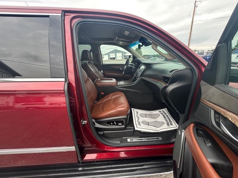 Cadillac Escalade ESV Premium Luxury 4WD 2017