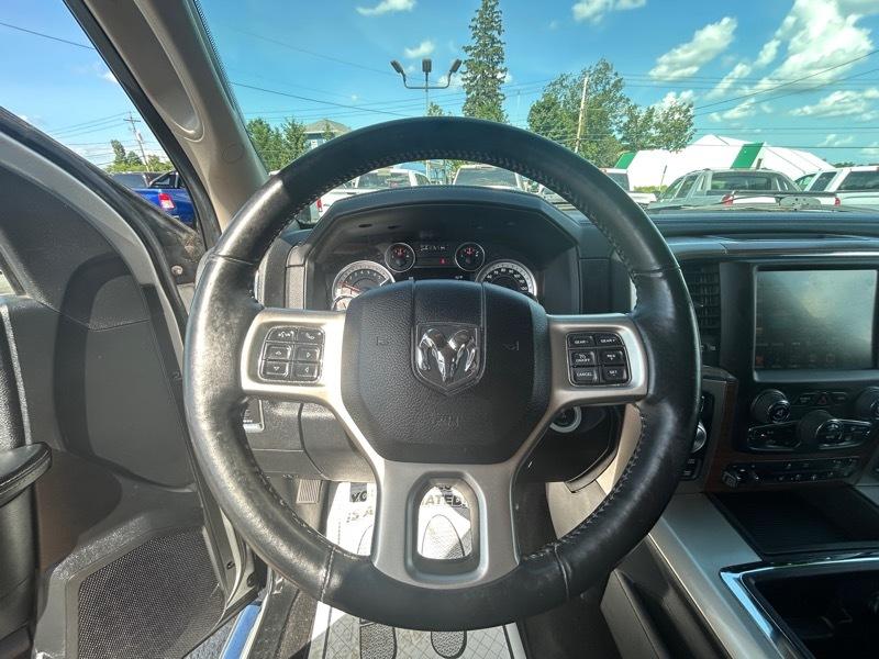 RAM 1500 Laramie Crew Cab SWB 4WD 2014