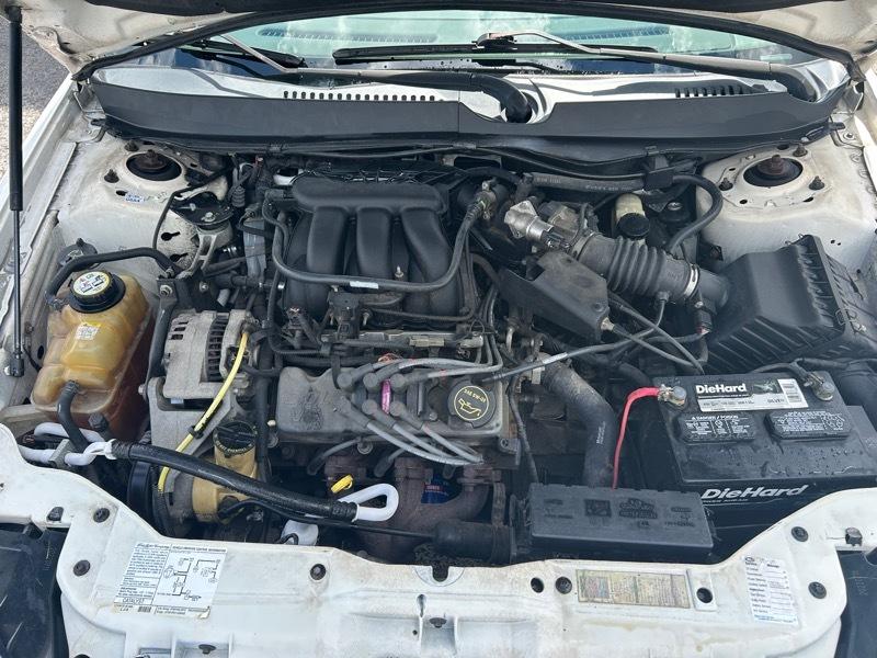 Ford Taurus SE 2004