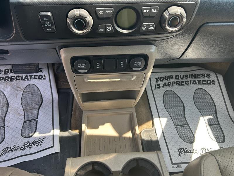 Honda Ridgeline RTL w/ Leather and Navigation 2013