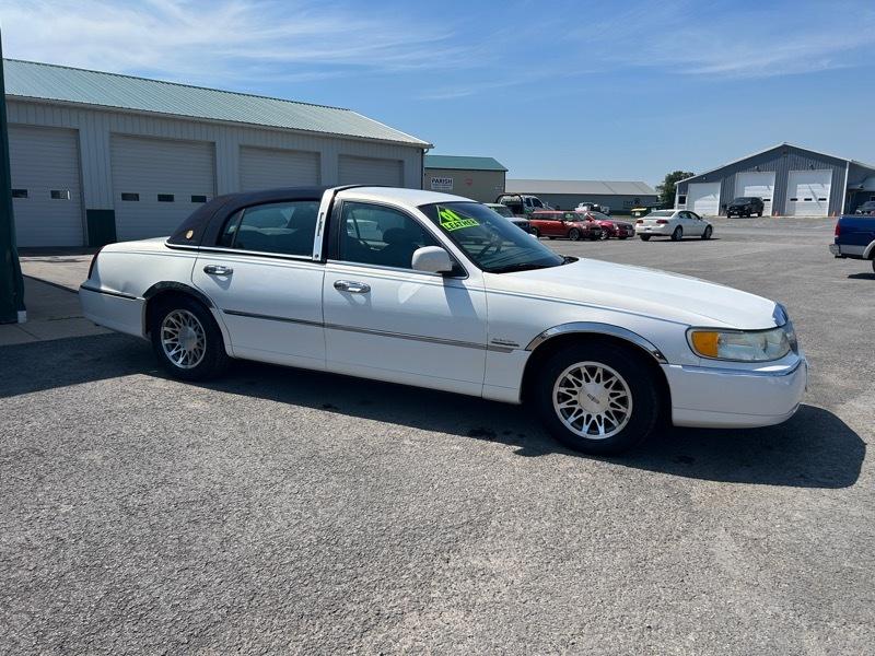 Lincoln Town Car Signature 2001