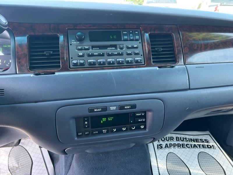 Lincoln Town Car Signature 2001