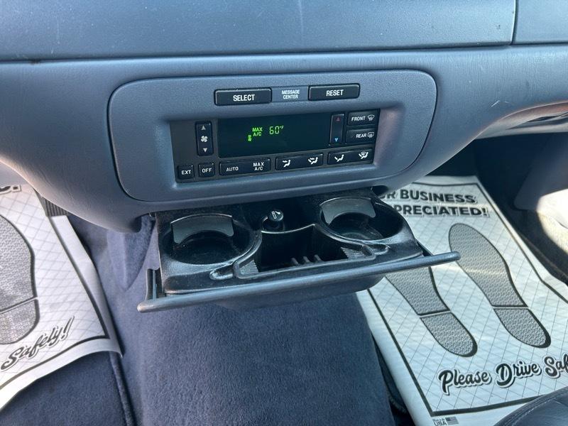 Lincoln Town Car Signature 2001