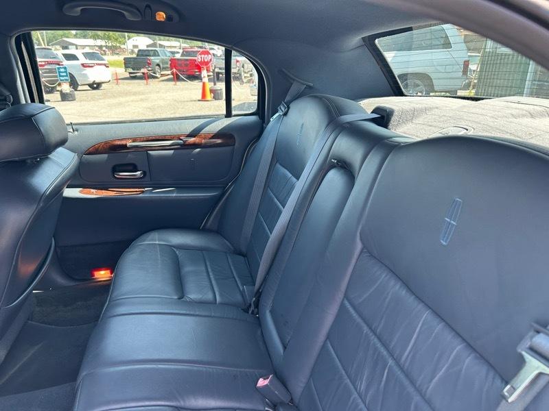 Lincoln Town Car Signature 2001