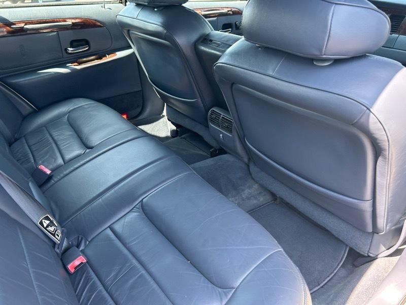 Lincoln Town Car Signature 2001