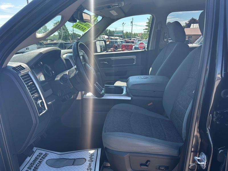 RAM 1500 Big Horn Crew Cab 4WD 2018
