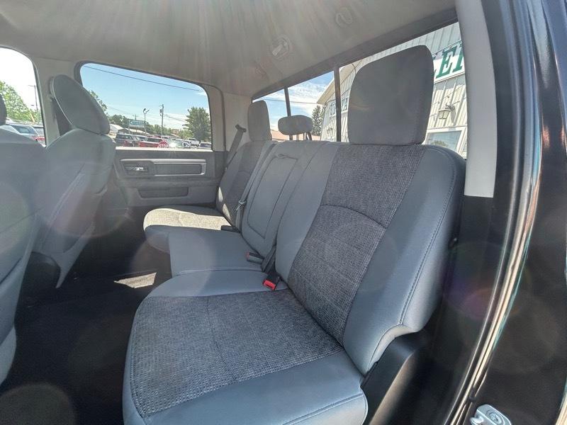 RAM 1500 Big Horn Crew Cab 4WD 2018