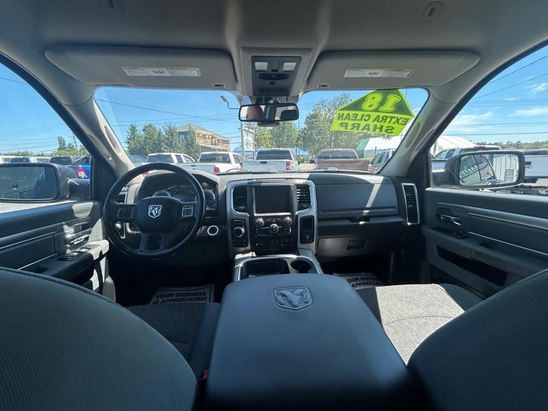 RAM 1500 Big Horn Crew Cab 4WD 2018
