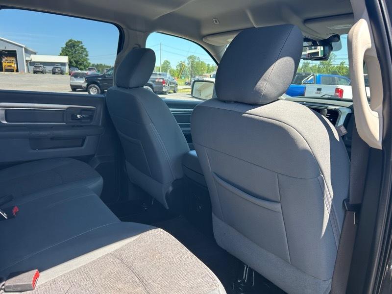 RAM 1500 Big Horn Crew Cab 4WD 2018