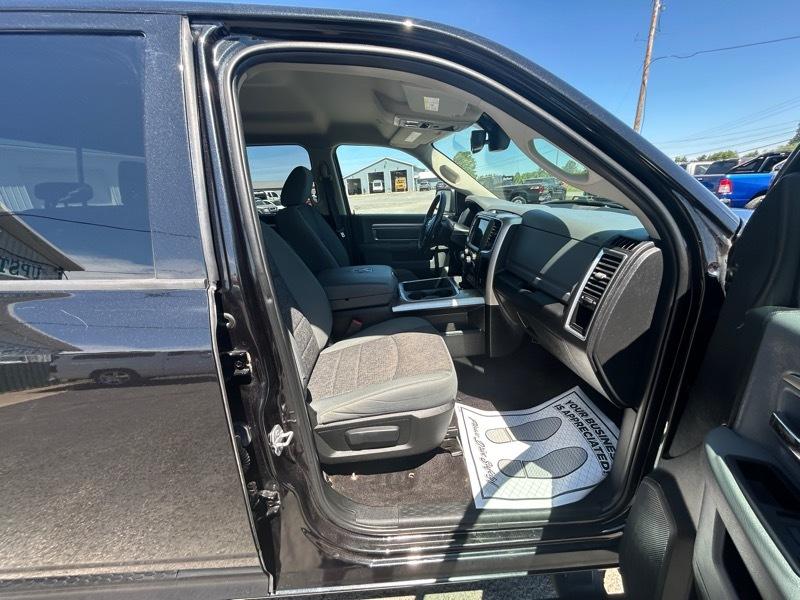 RAM 1500 Big Horn Crew Cab 4WD 2018