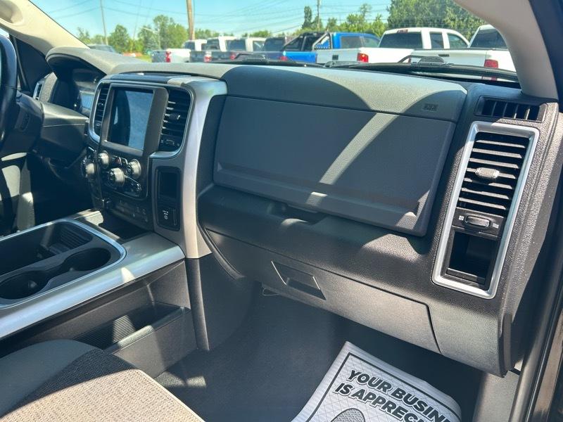 RAM 1500 Big Horn Crew Cab 4WD 2018