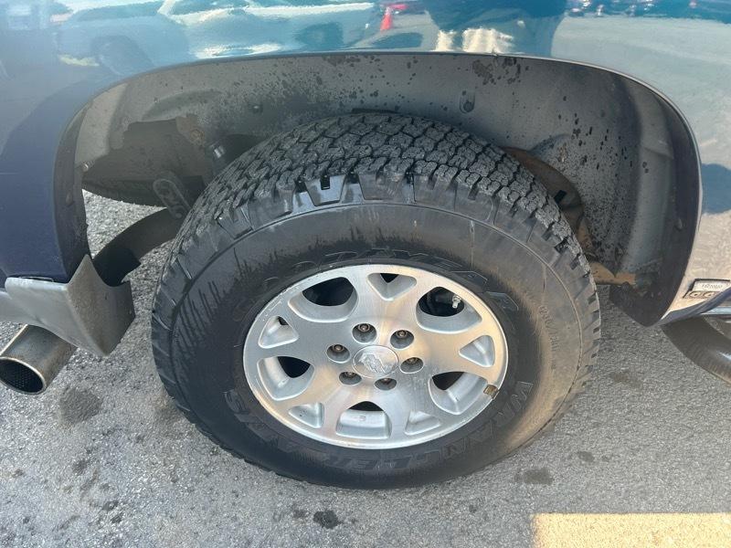 Chevrolet Suburban 1500 4WD 2005