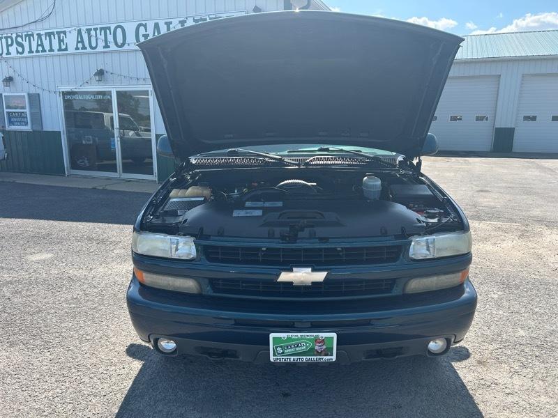 Chevrolet Suburban 1500 4WD 2005