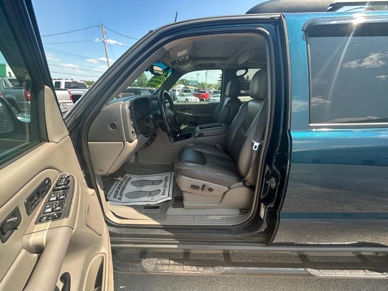 Chevrolet Suburban 1500 4WD 2005