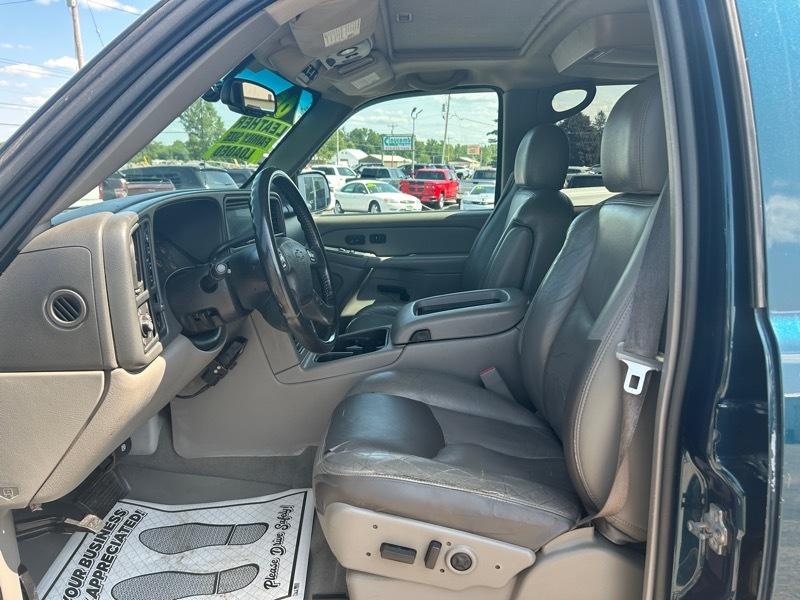 Chevrolet Suburban 1500 4WD 2005