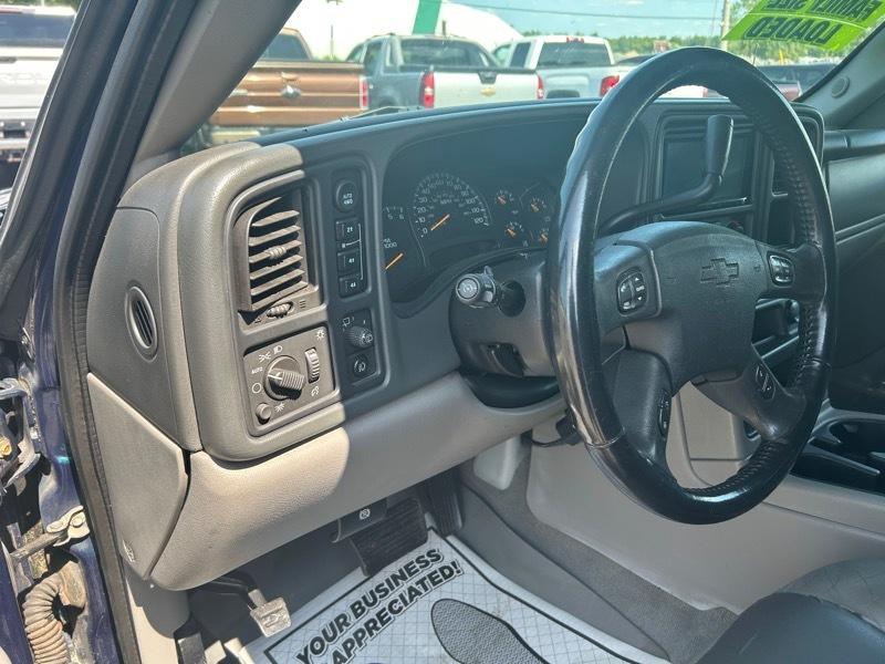 Chevrolet Suburban 1500 4WD 2005