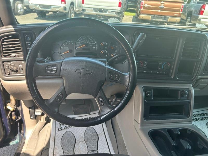 Chevrolet Suburban 1500 4WD 2005