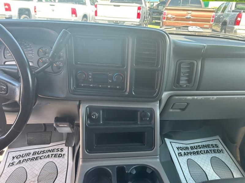 Chevrolet Suburban 1500 4WD 2005