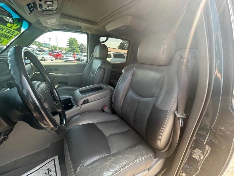 Chevrolet Suburban 1500 4WD 2005