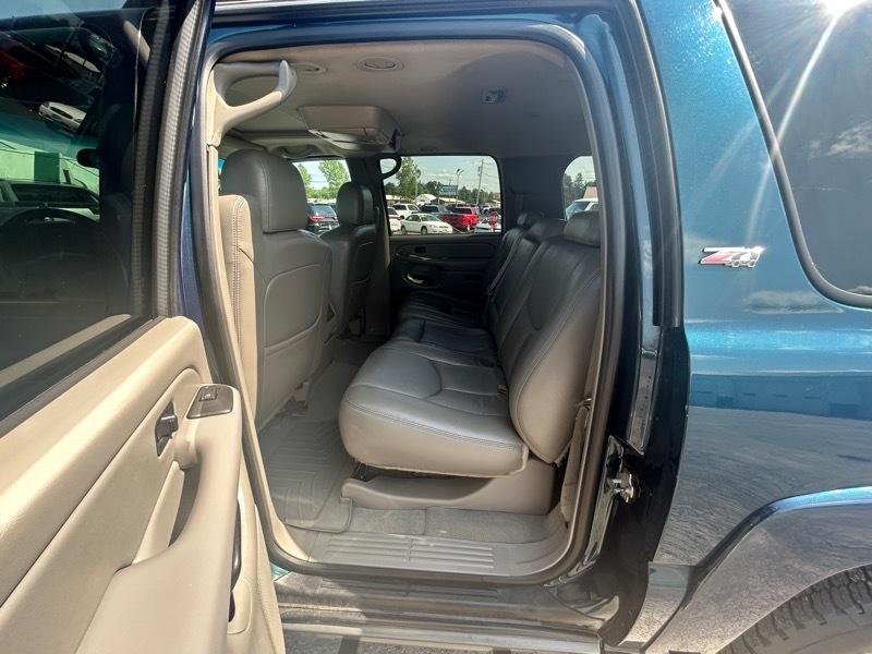 Chevrolet Suburban 1500 4WD 2005