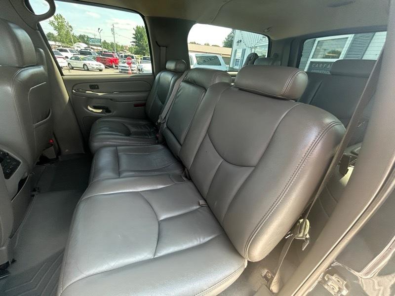 Chevrolet Suburban 1500 4WD 2005