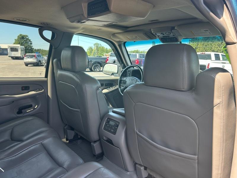 Chevrolet Suburban 1500 4WD 2005