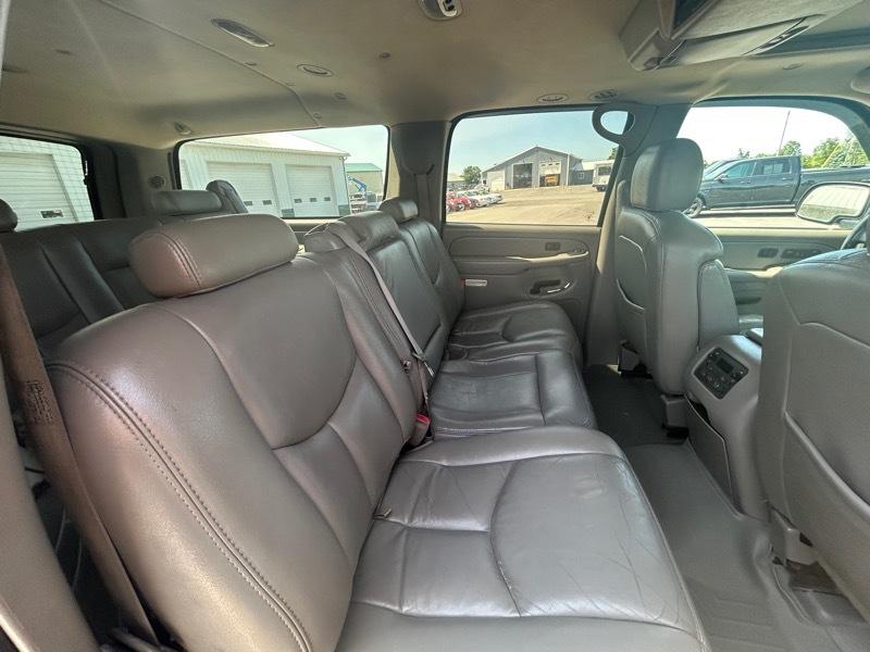 Chevrolet Suburban 1500 4WD 2005