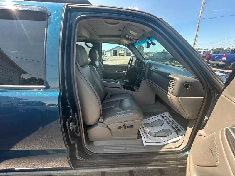 Chevrolet Suburban 1500 4WD 2005