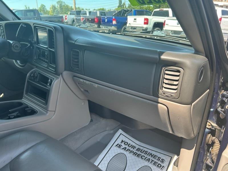 Chevrolet Suburban 1500 4WD 2005