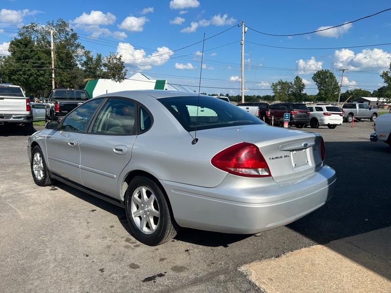 Ford Taurus SEL 2005