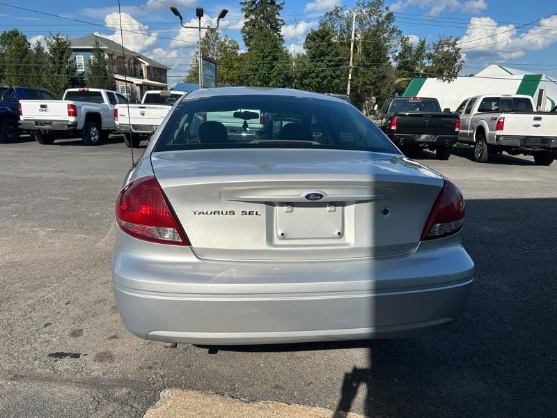 Ford Taurus SEL 2005
