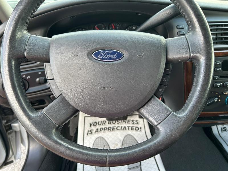 Ford Taurus SEL 2005