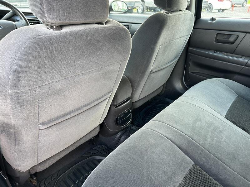 Ford Taurus SEL 2005