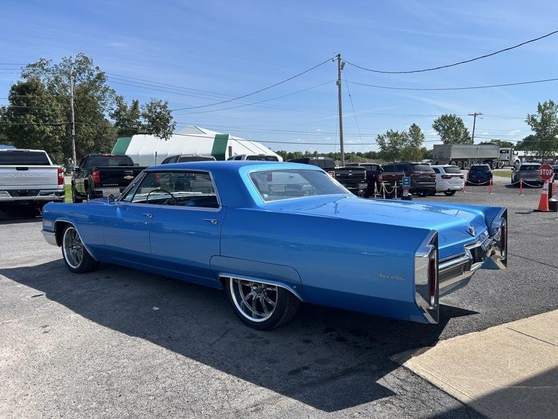 Cadillac Sedan  1966