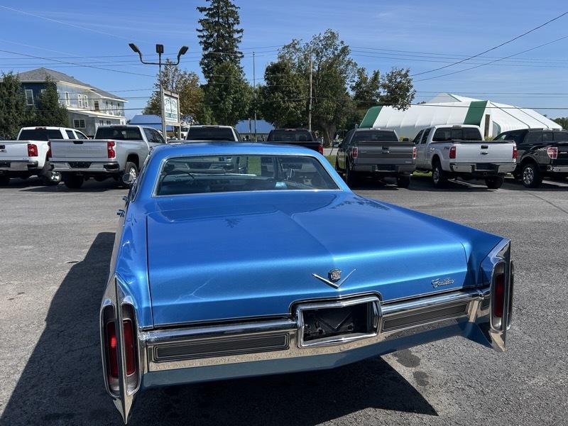 Cadillac Sedan  1966