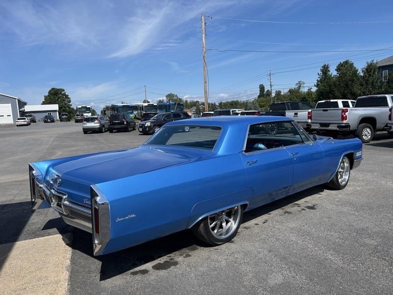 Cadillac Sedan  1966