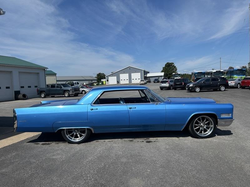 Cadillac Sedan  1966