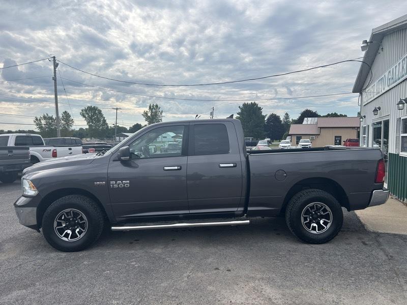 RAM 1500 SLT Quad Cab 4WD 2017