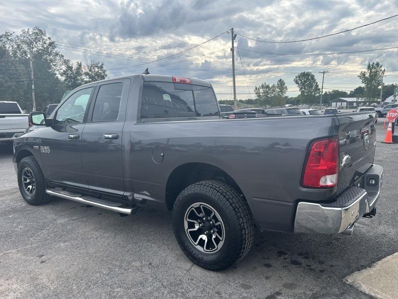 RAM 1500 SLT Quad Cab 4WD 2017