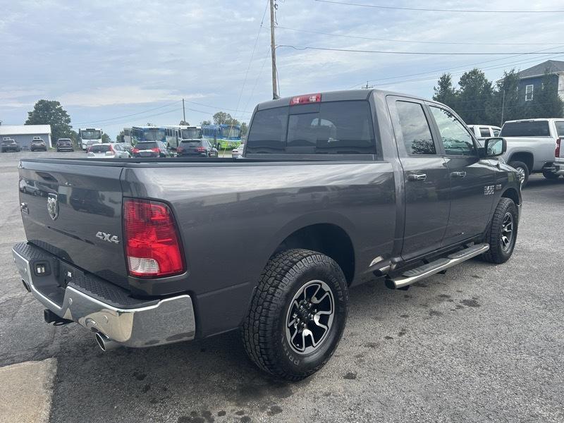 RAM 1500 SLT Quad Cab 4WD 2017