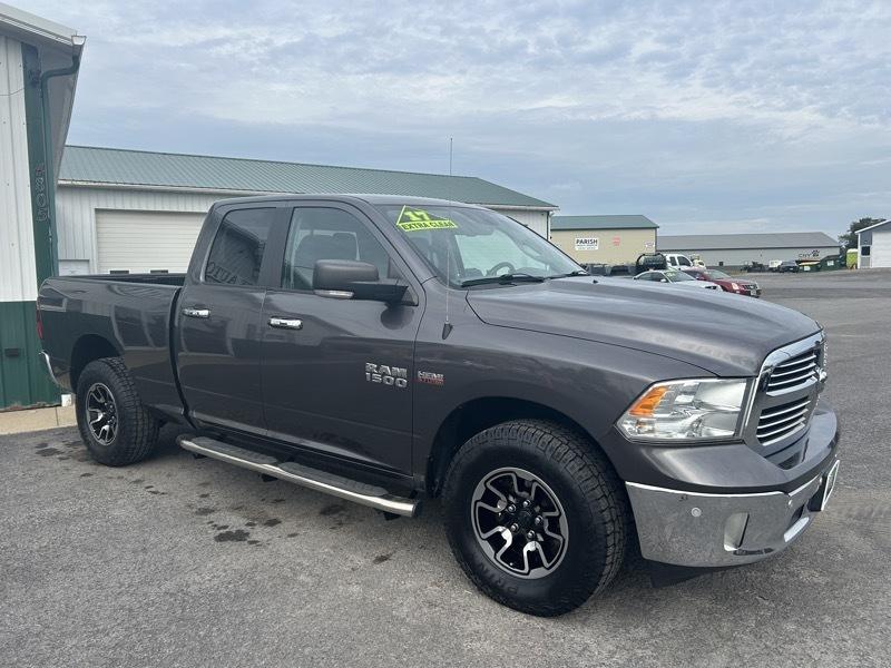 RAM 1500 SLT Quad Cab 4WD 2017