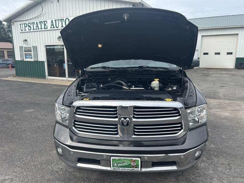 RAM 1500 SLT Quad Cab 4WD 2017