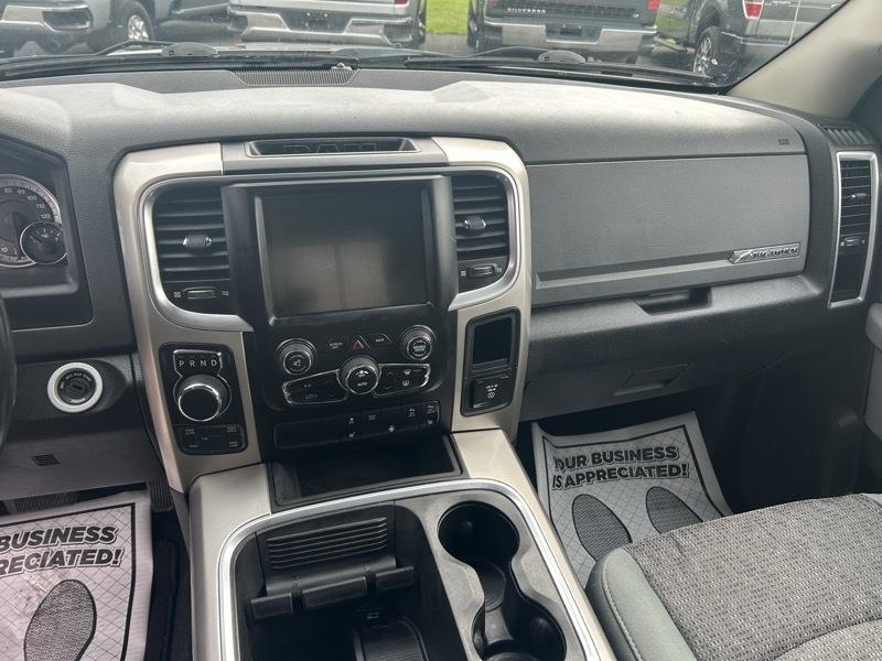 RAM 1500 SLT Quad Cab 4WD 2017