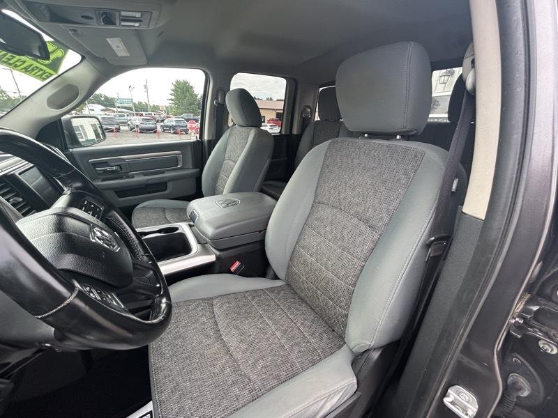 RAM 1500 SLT Quad Cab 4WD 2017