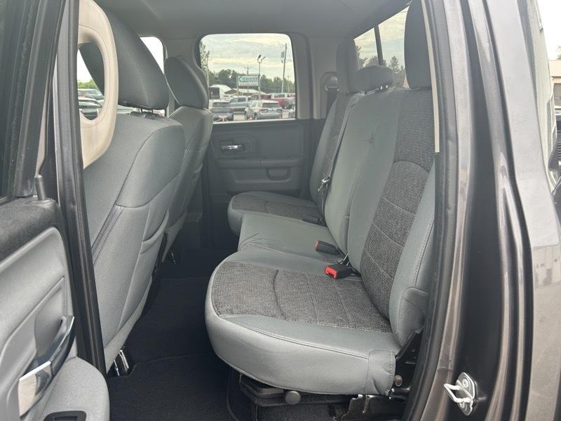 RAM 1500 SLT Quad Cab 4WD 2017