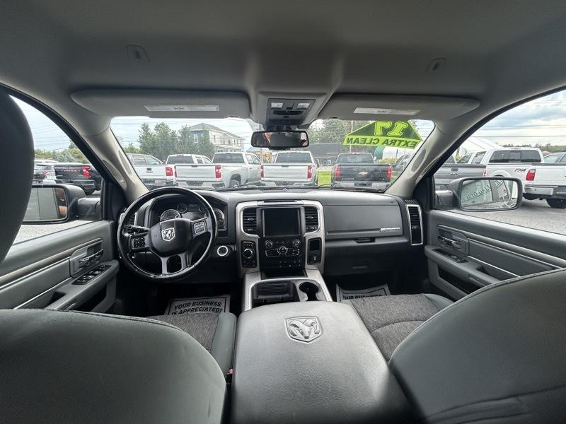 RAM 1500 SLT Quad Cab 4WD 2017