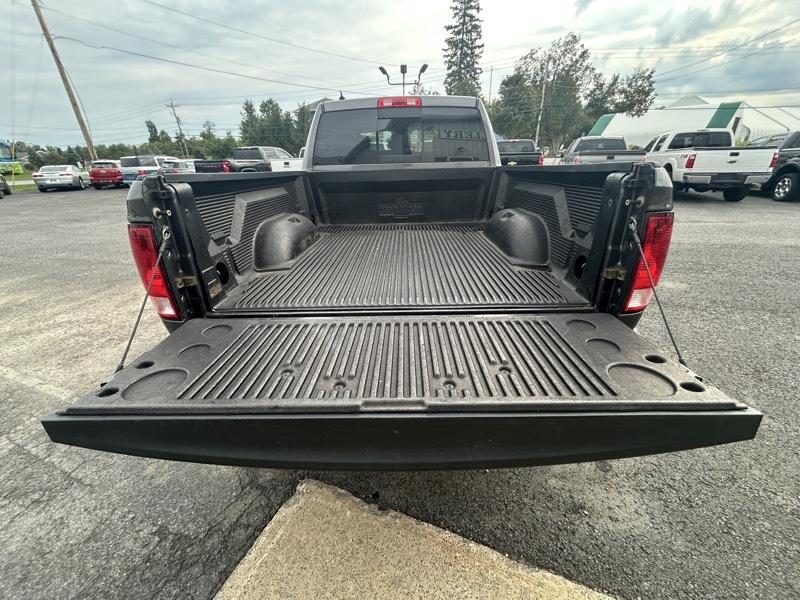 RAM 1500 SLT Quad Cab 4WD 2017