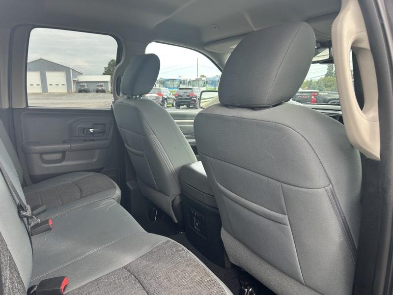 RAM 1500 SLT Quad Cab 4WD 2017