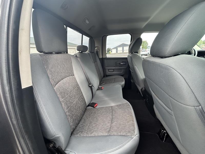 RAM 1500 SLT Quad Cab 4WD 2017